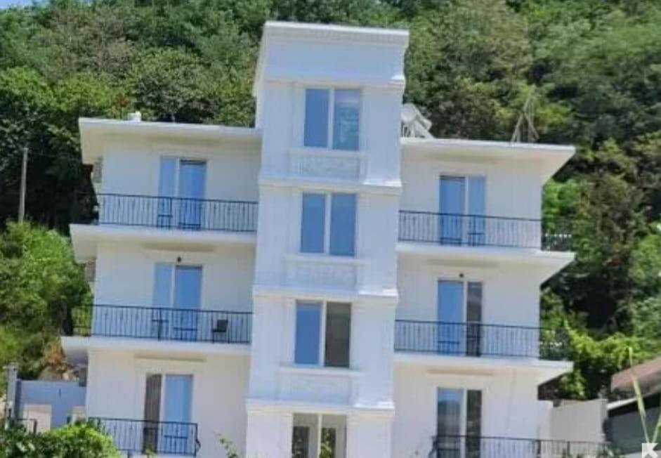 Hotel Fama Škalngur Extérieur photo
