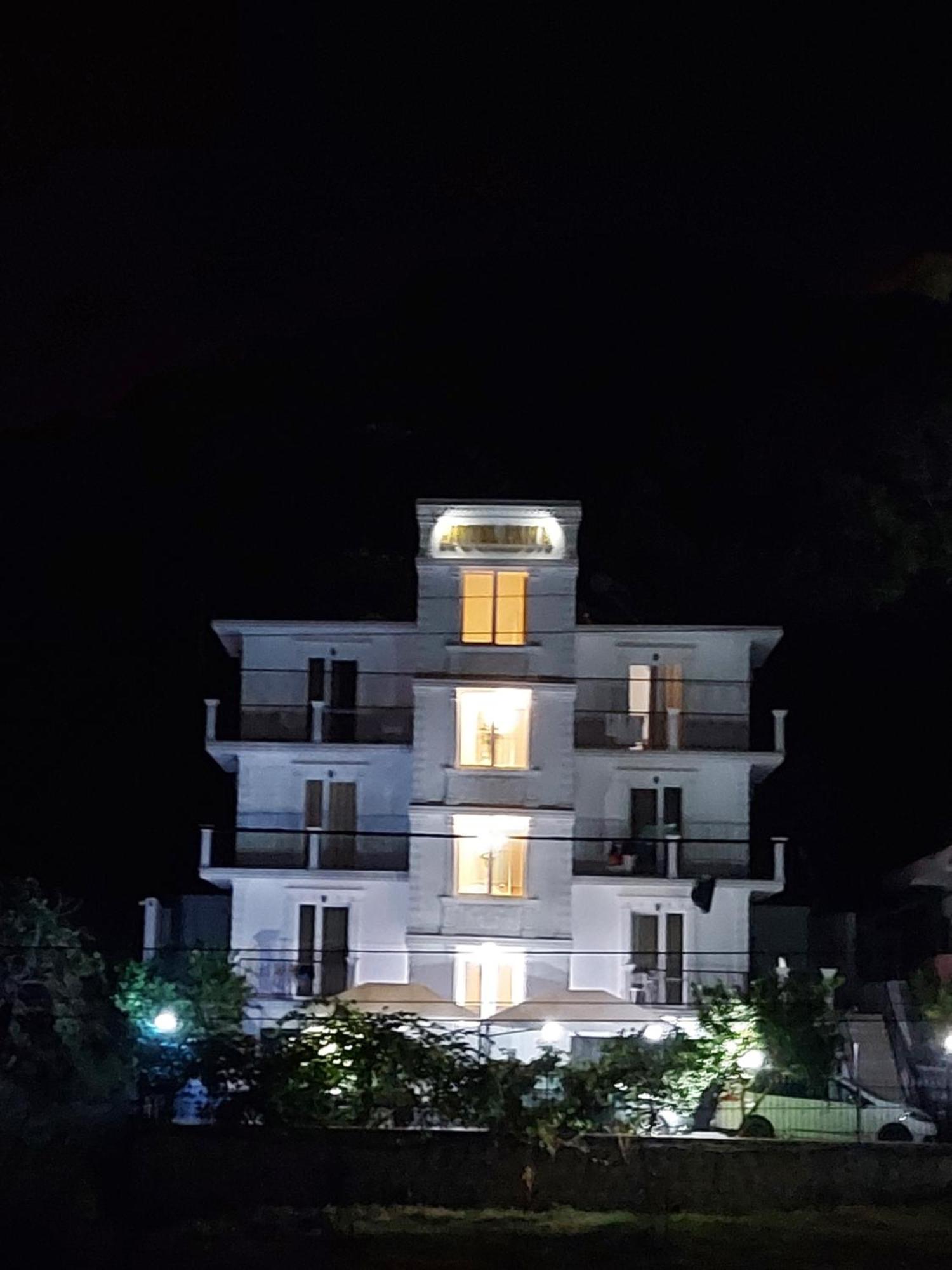 Hotel Fama Škalngur Extérieur photo