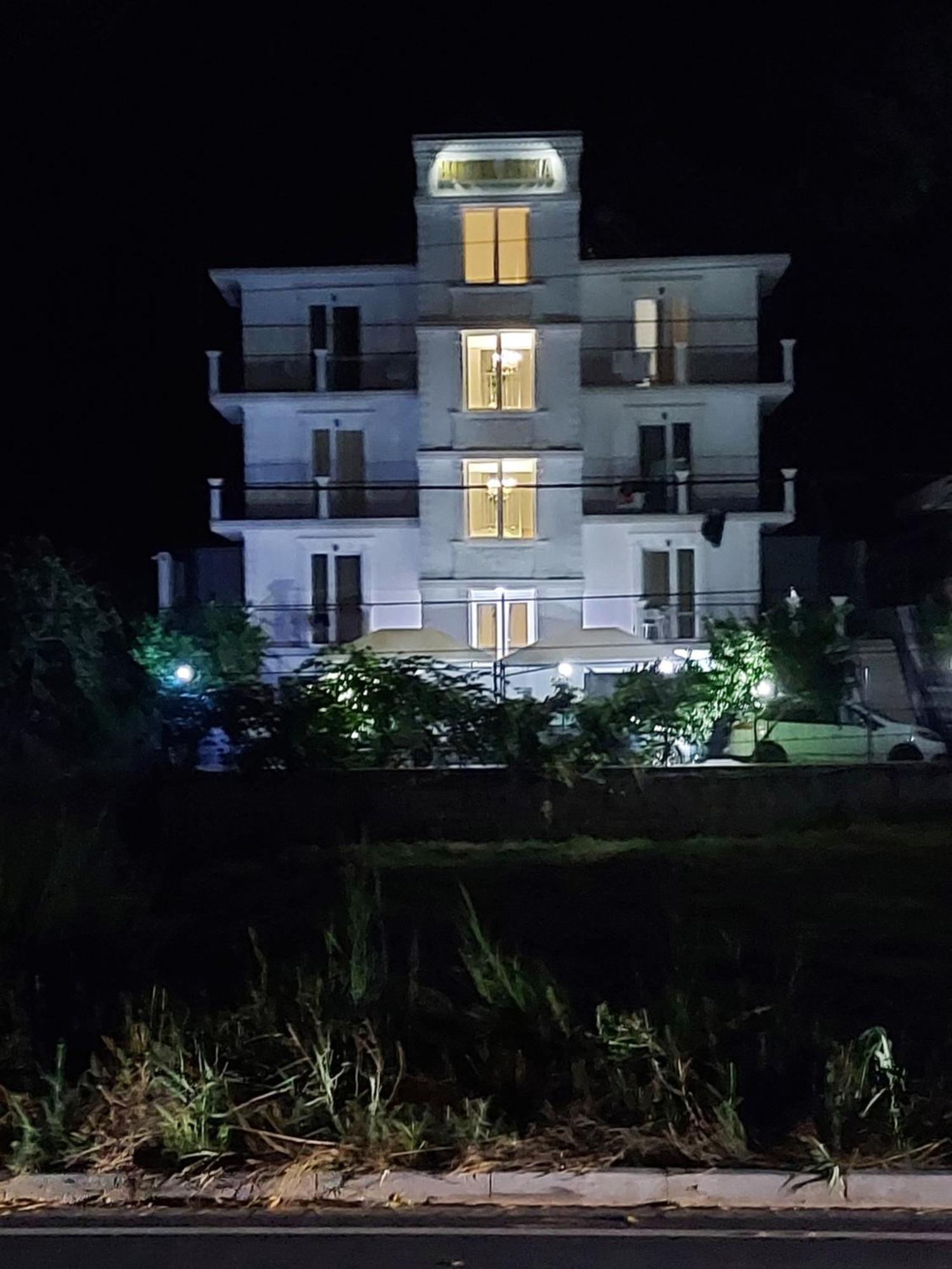 Hotel Fama Škalngur Extérieur photo
